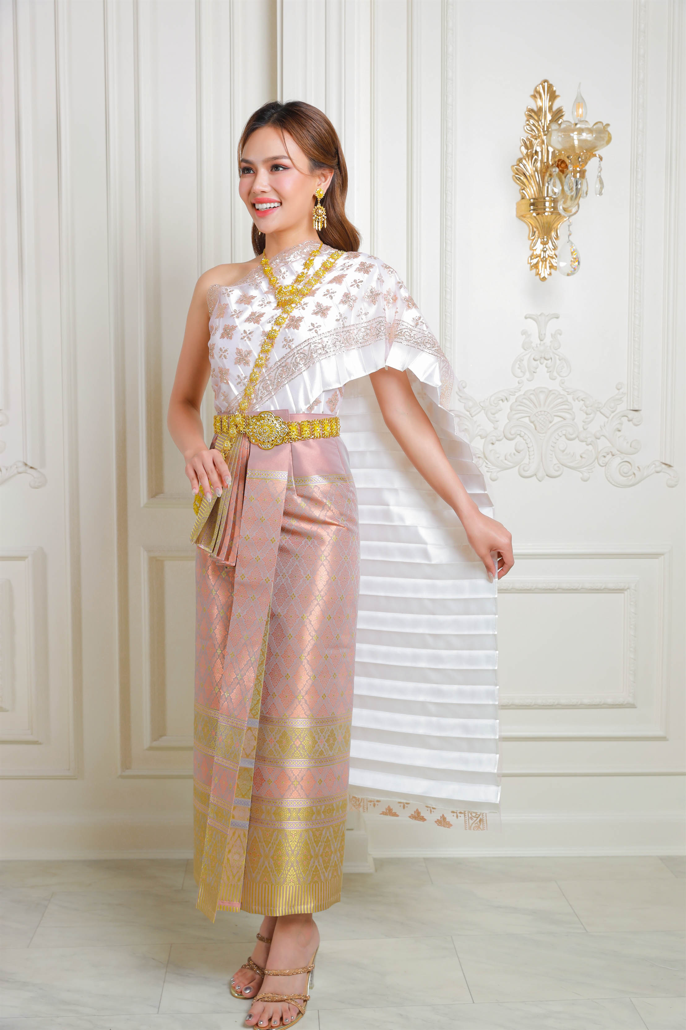 Thailand's national costume worn by Thai pageant queen