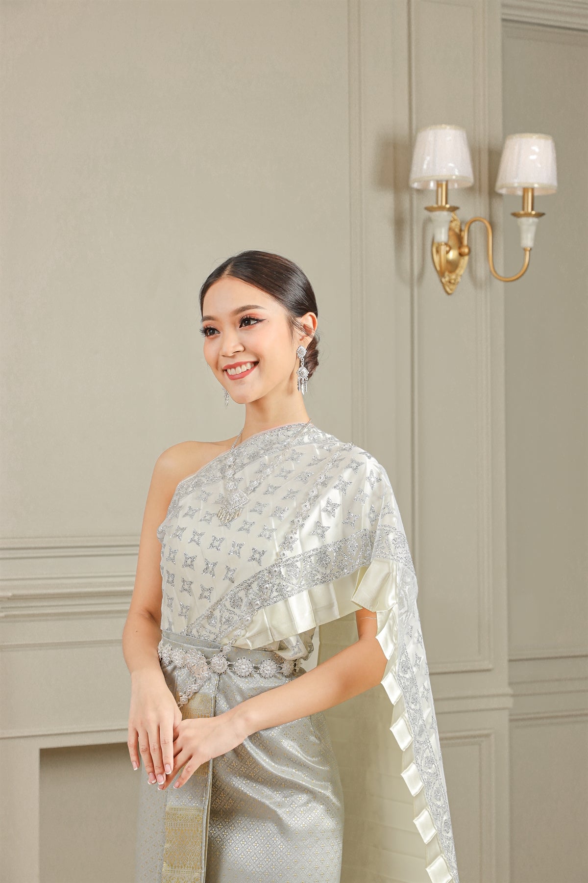 Image of a Thai wedding dress